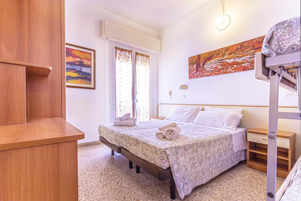 Hotel Continental Белариа-Игеа Марина Екстериор снимка