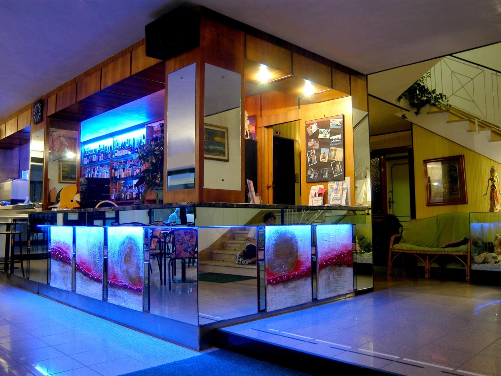 Hotel Continental Белариа-Игеа Марина Екстериор снимка